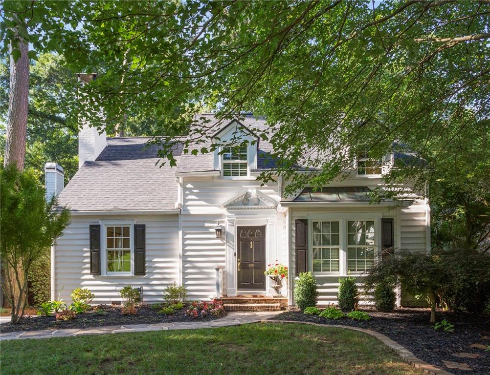 896 Beaverbrook Drive NW