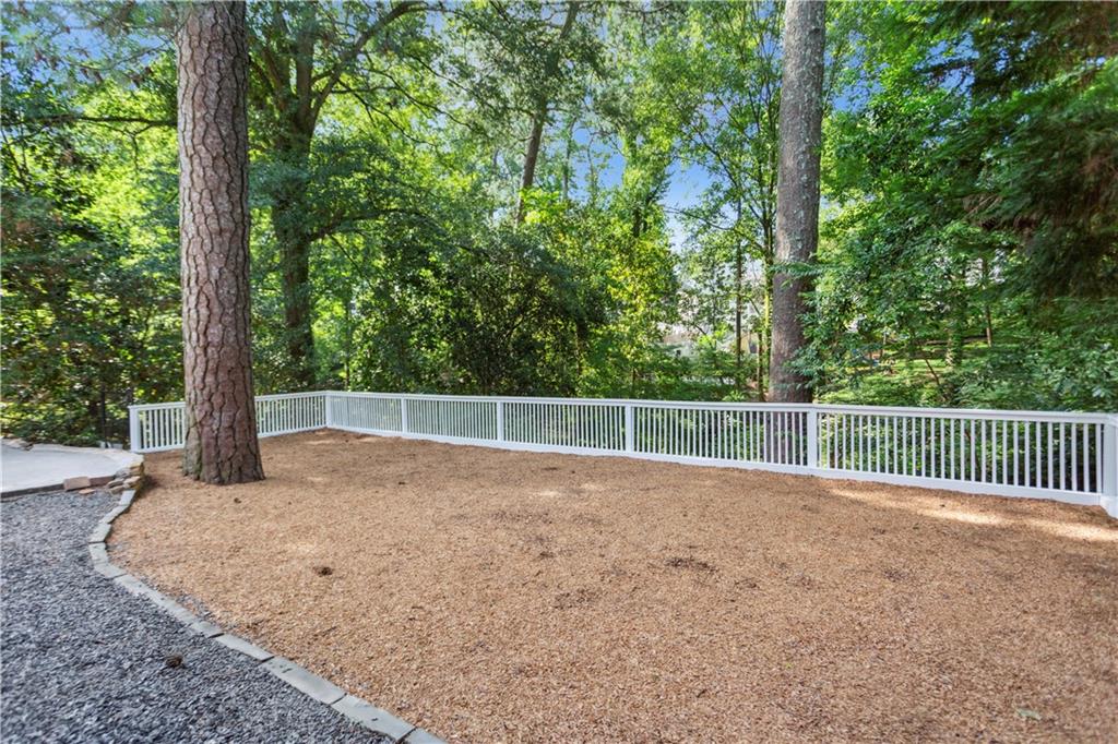 896 Beaverbrook Drive NW