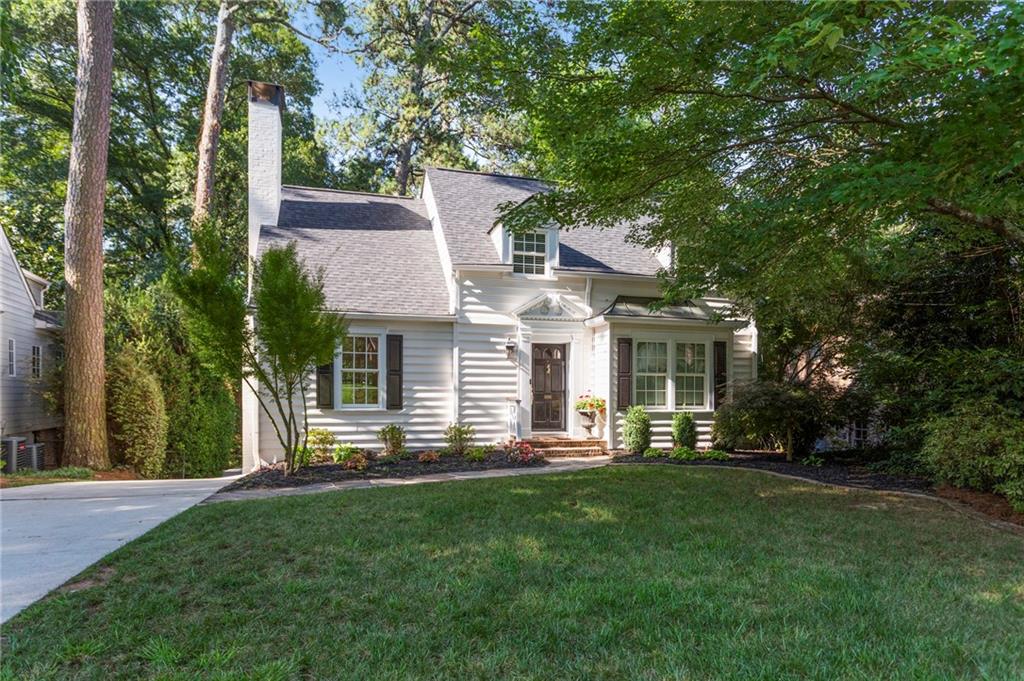 896 Beaverbrook Drive NW