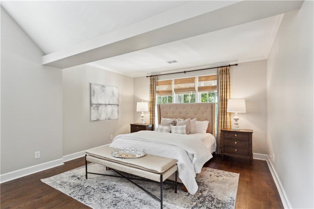 896 Beaverbrook Drive NW