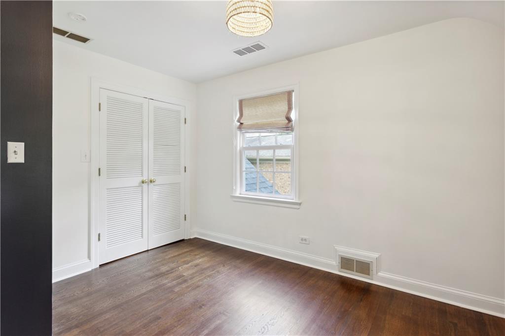 896 Beaverbrook Drive NW