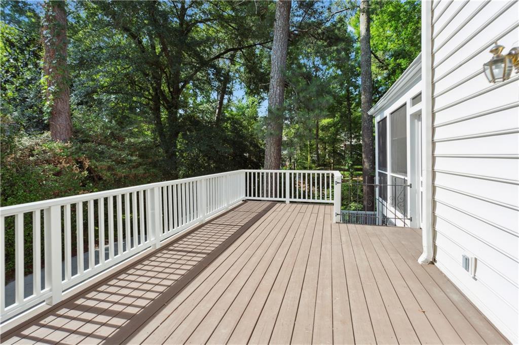 896 Beaverbrook Drive NW