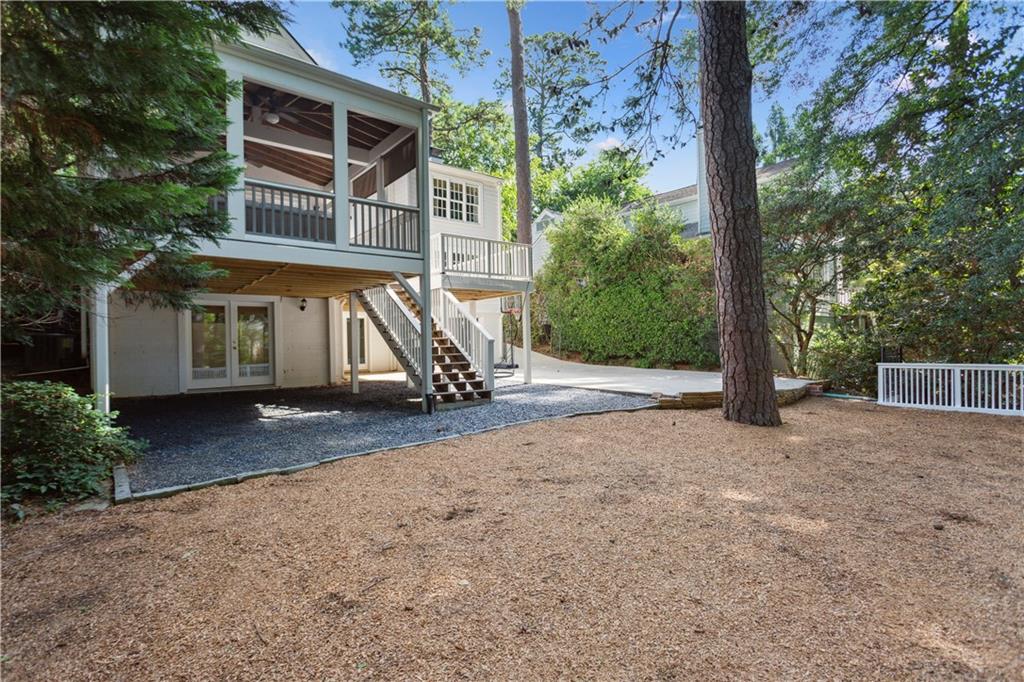 896 Beaverbrook Drive NW