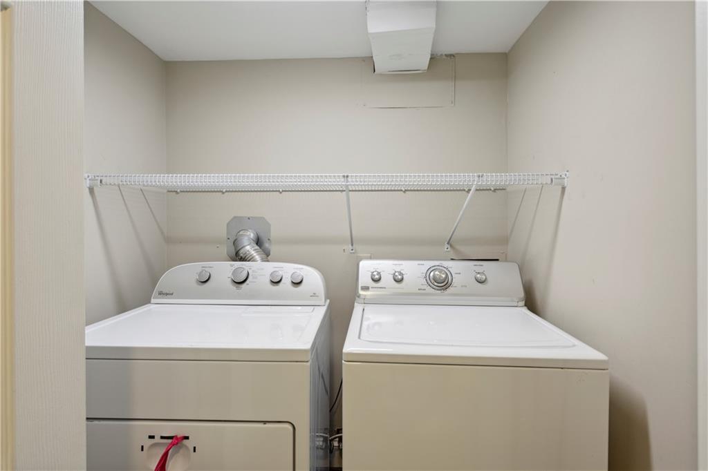 896 Beaverbrook Drive NW