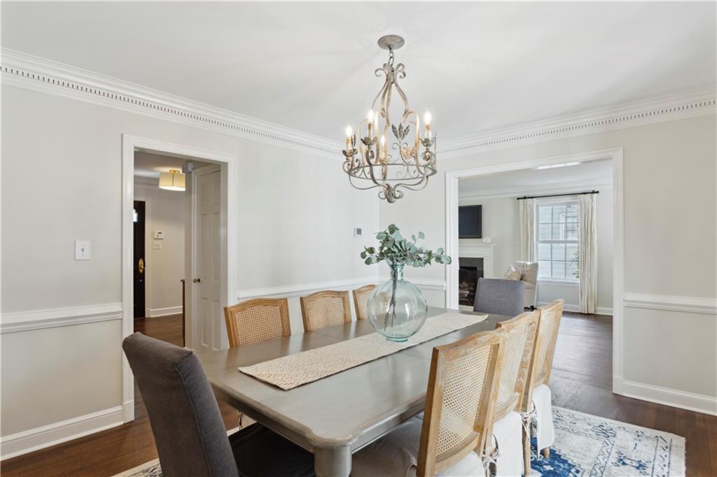 896 Beaverbrook Drive NW