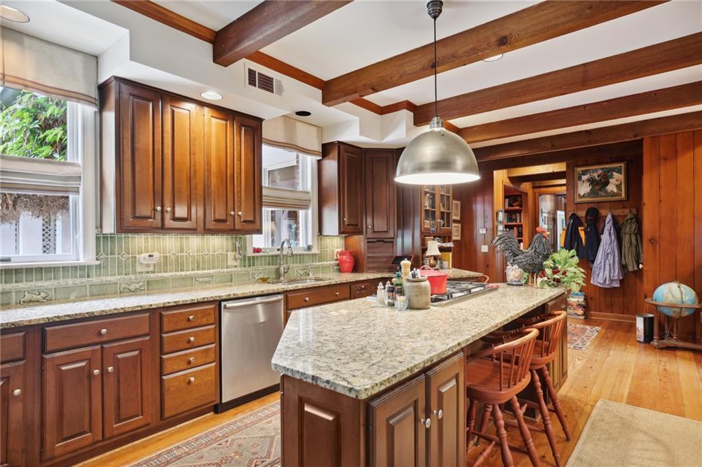 840 Stovall Place NE