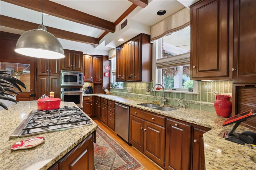 840 Stovall Place NE