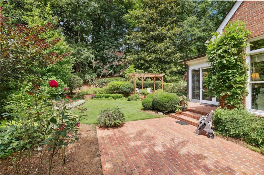 840 Stovall Place NE