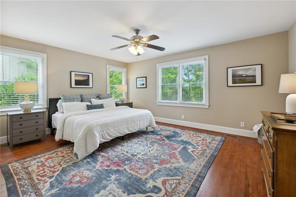 613 Glenwood Place SE