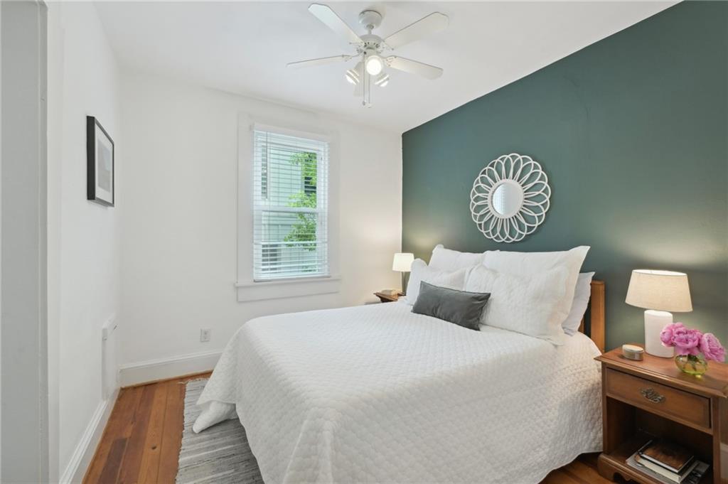 613 Glenwood Place SE