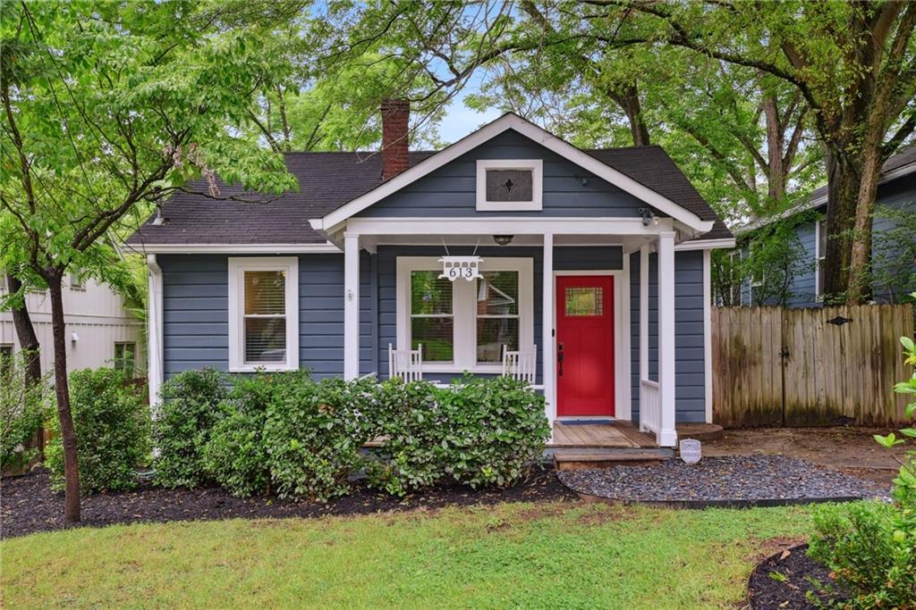 613 Glenwood Place SE