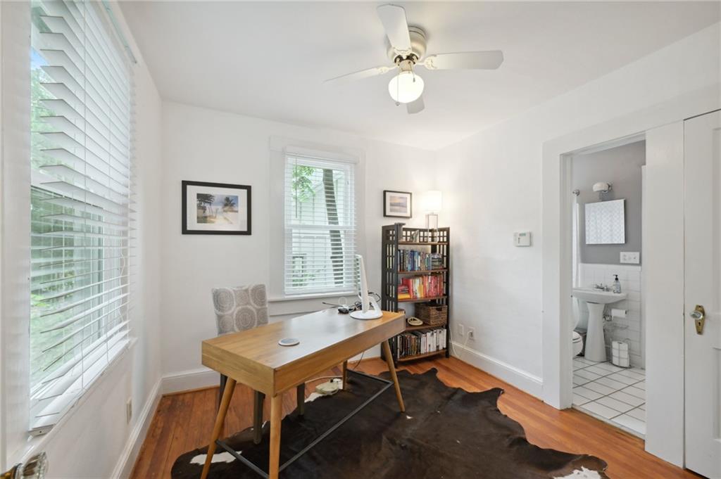 613 Glenwood Place SE