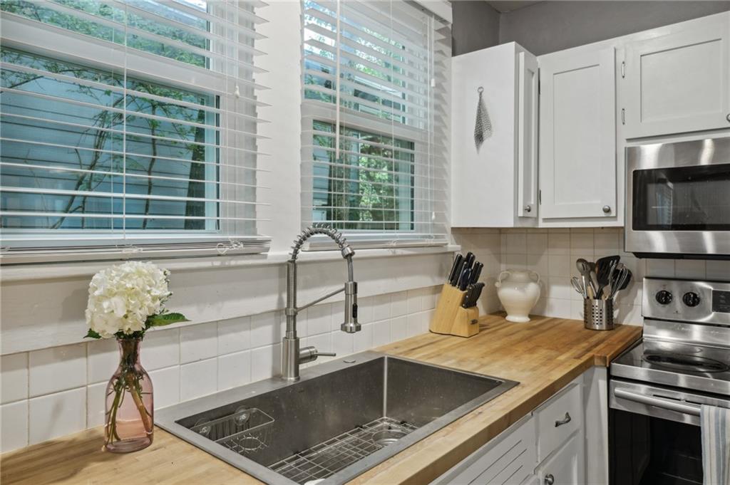 613 Glenwood Place SE