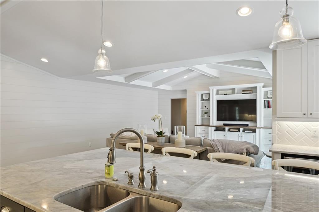 2867 Sequoyah Drive NW