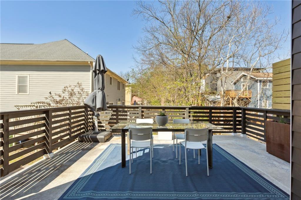 144 Sampson Street NE