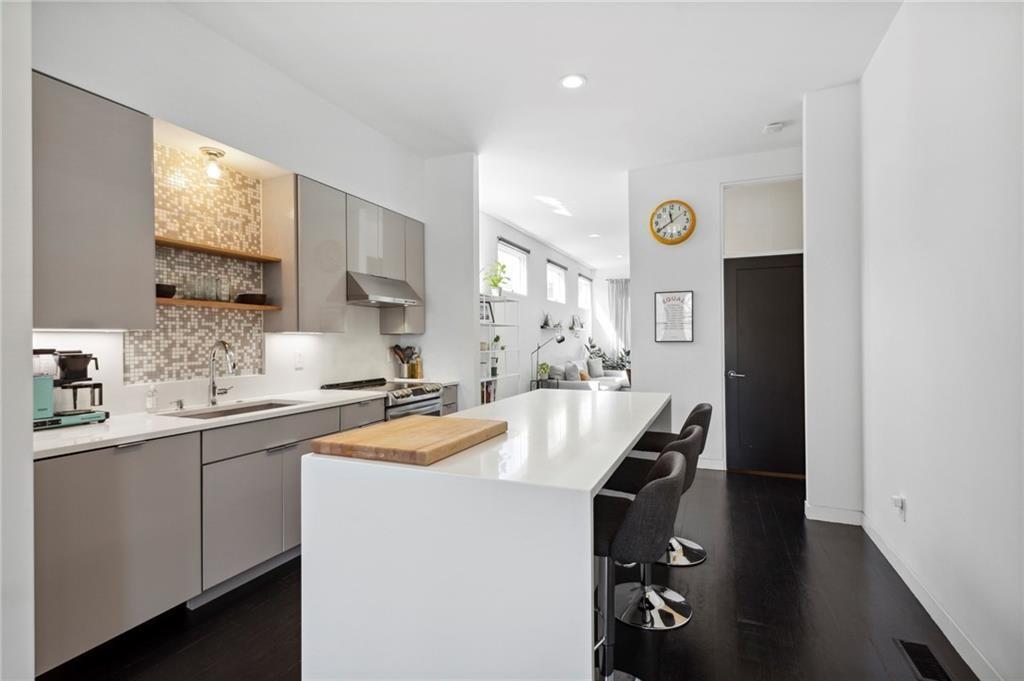 144 Sampson Street NE