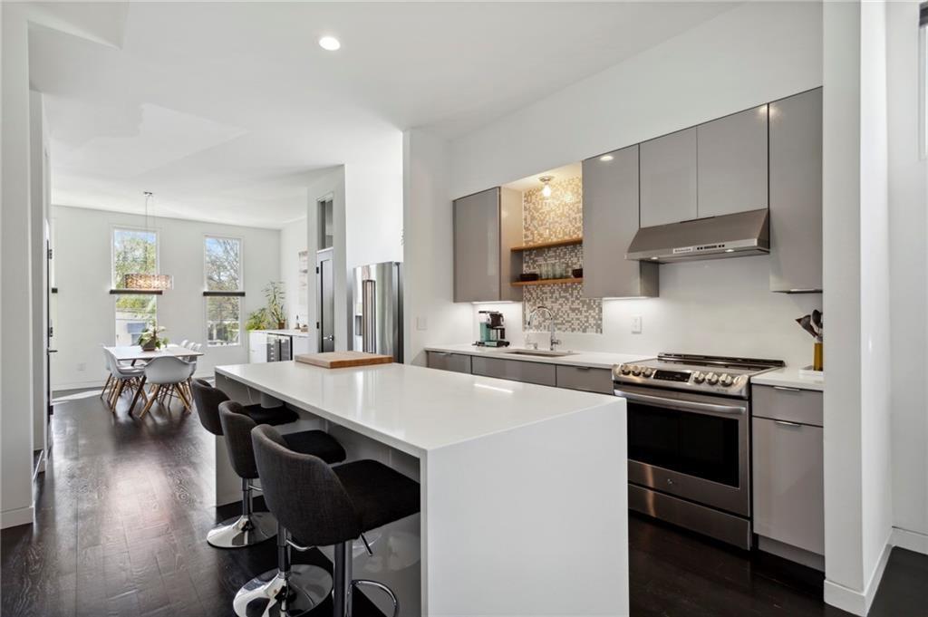 144 Sampson Street NE