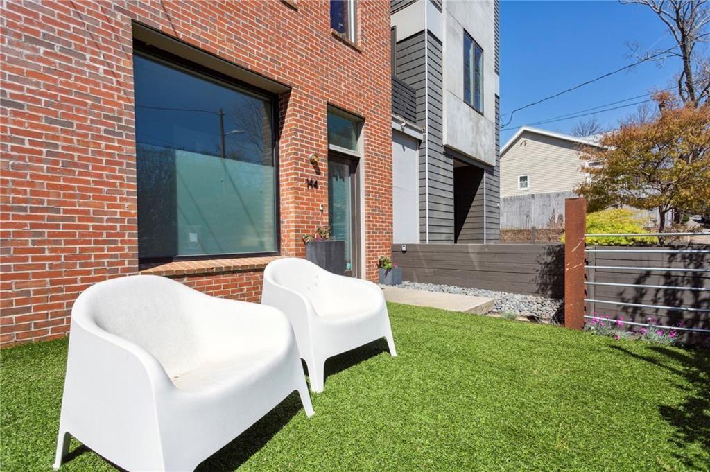 144 Sampson Street NE