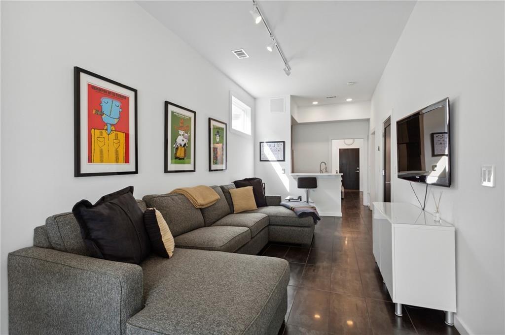 144 Sampson Street NE