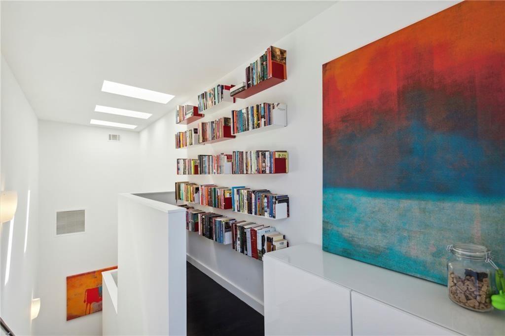 144 Sampson Street NE