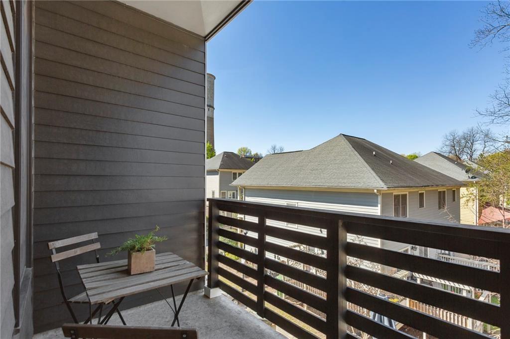 144 Sampson Street NE