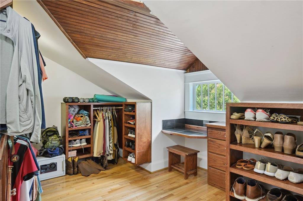 1229 McLendon Avenue NE