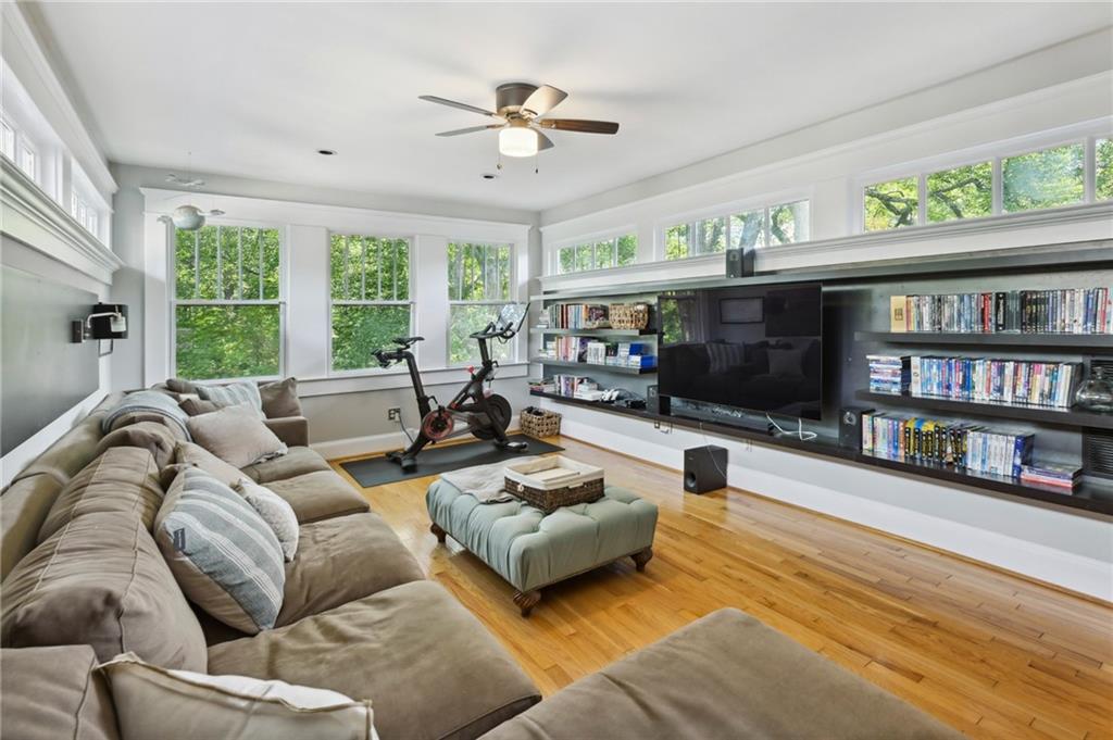 1229 McLendon Avenue NE