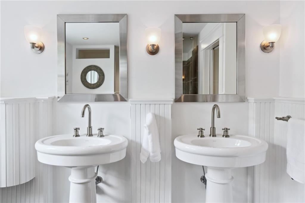 1229 McLendon Avenue NE