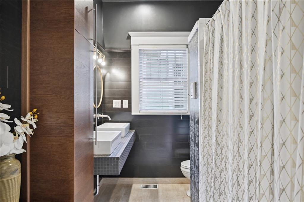 1229 McLendon Avenue NE