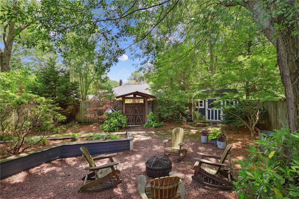 1229 McLendon Avenue NE