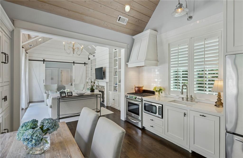 3949 Vermont Road NE