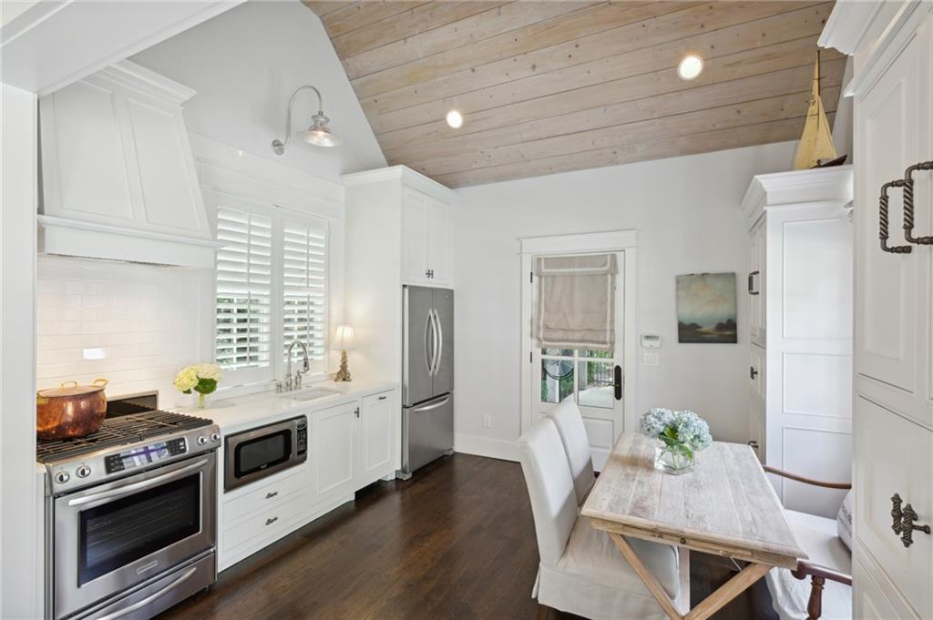 3949 Vermont Road NE