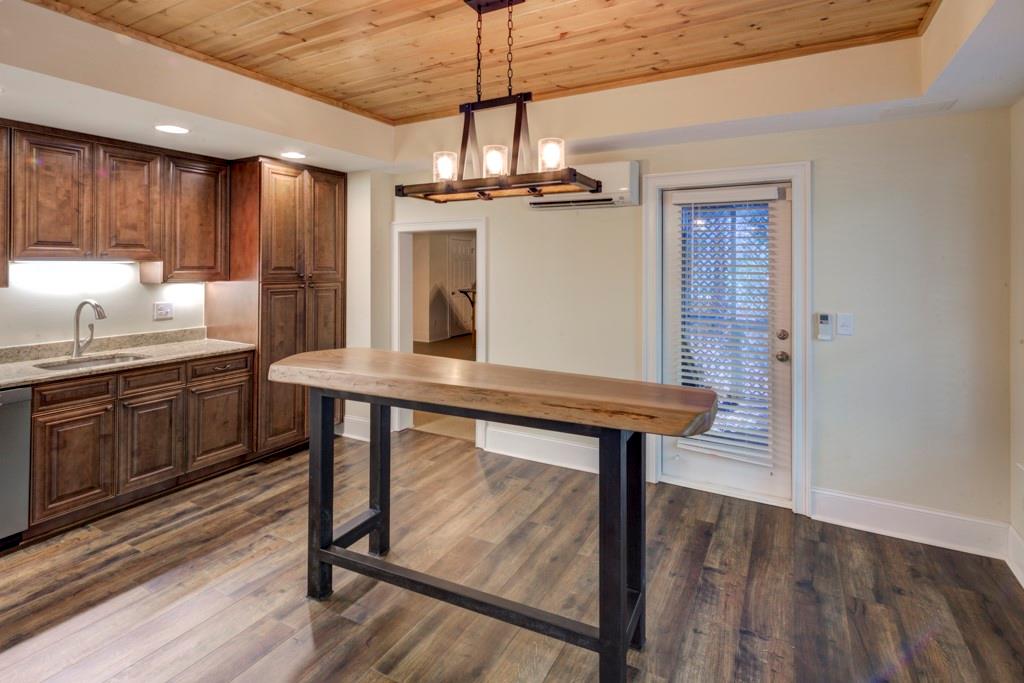 4440 Highgrove Pointe NE