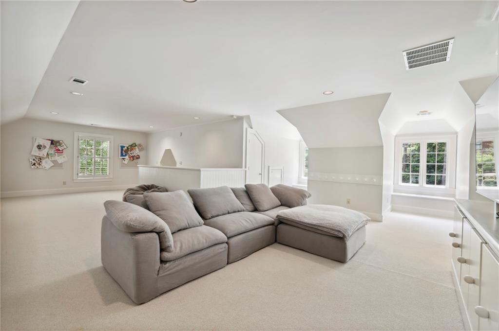 3008 Habersham Way NW