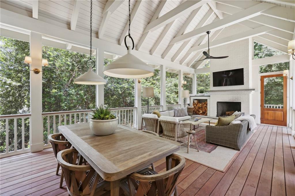 3008 Habersham Way NW