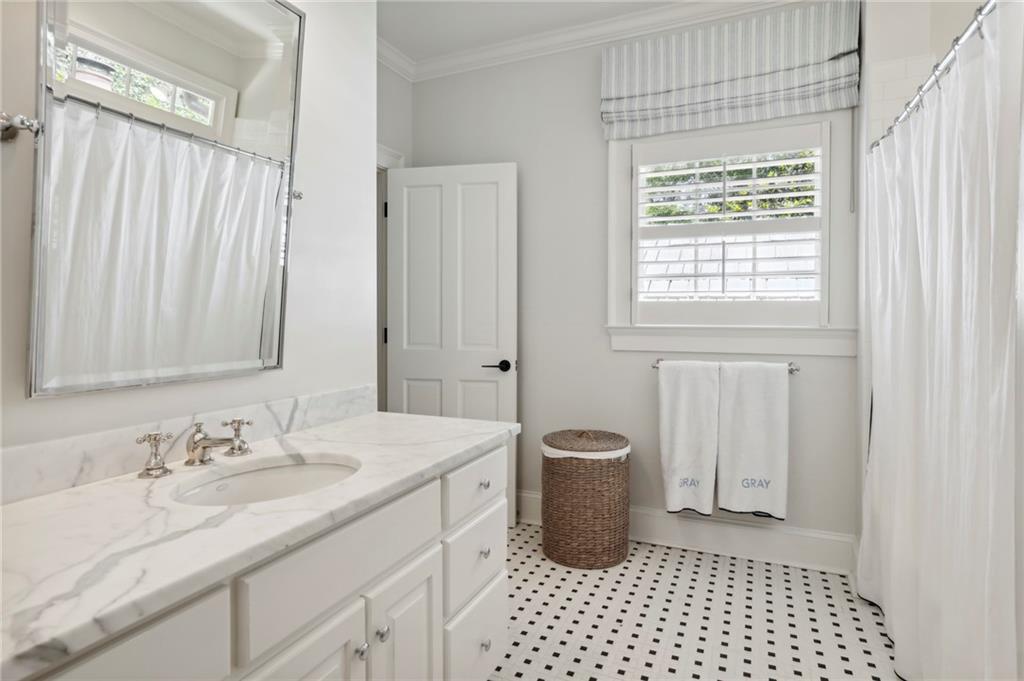 3008 Habersham Way NW