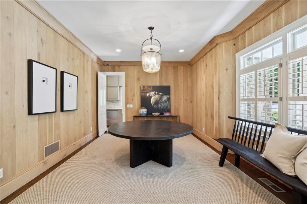 3008 Habersham Way NW