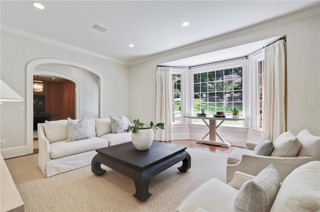 3008 Habersham Way NW