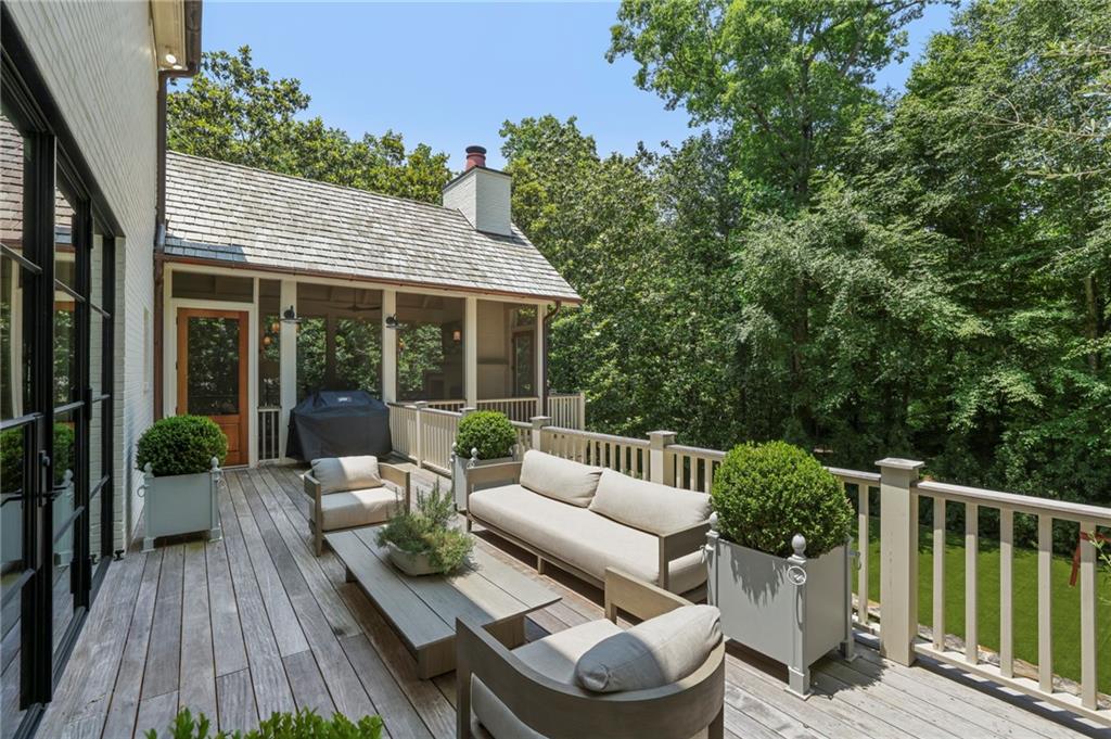 3008 Habersham Way NW