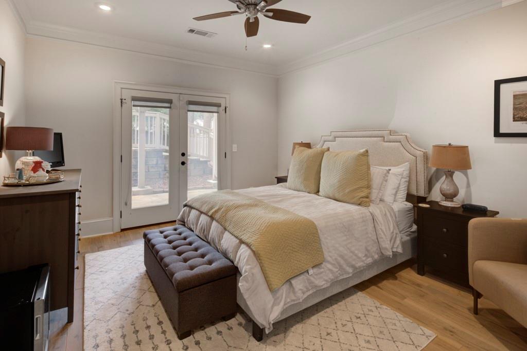 1039 Devine Circle NE