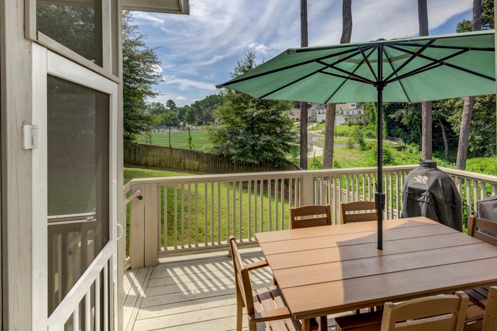 1039 Devine Circle NE