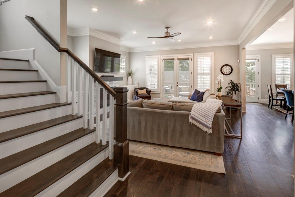 1039 Devine Circle NE