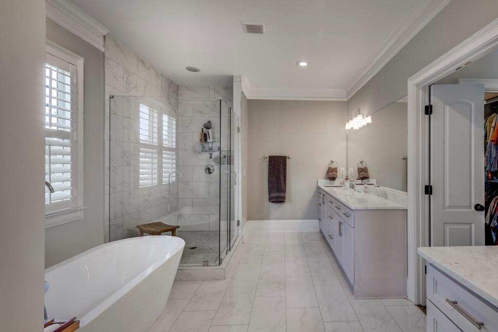 1039 Devine Circle NE