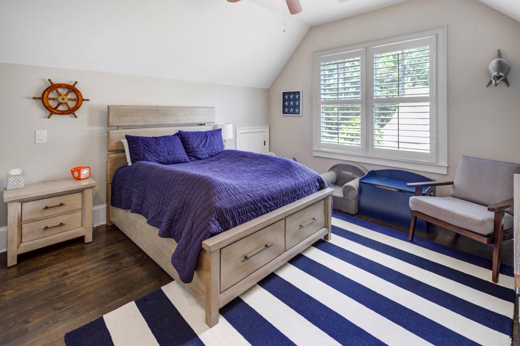 1039 Devine Circle NE