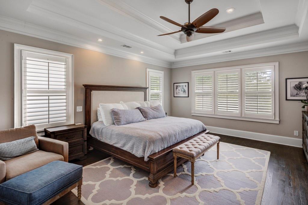 1039 Devine Circle NE