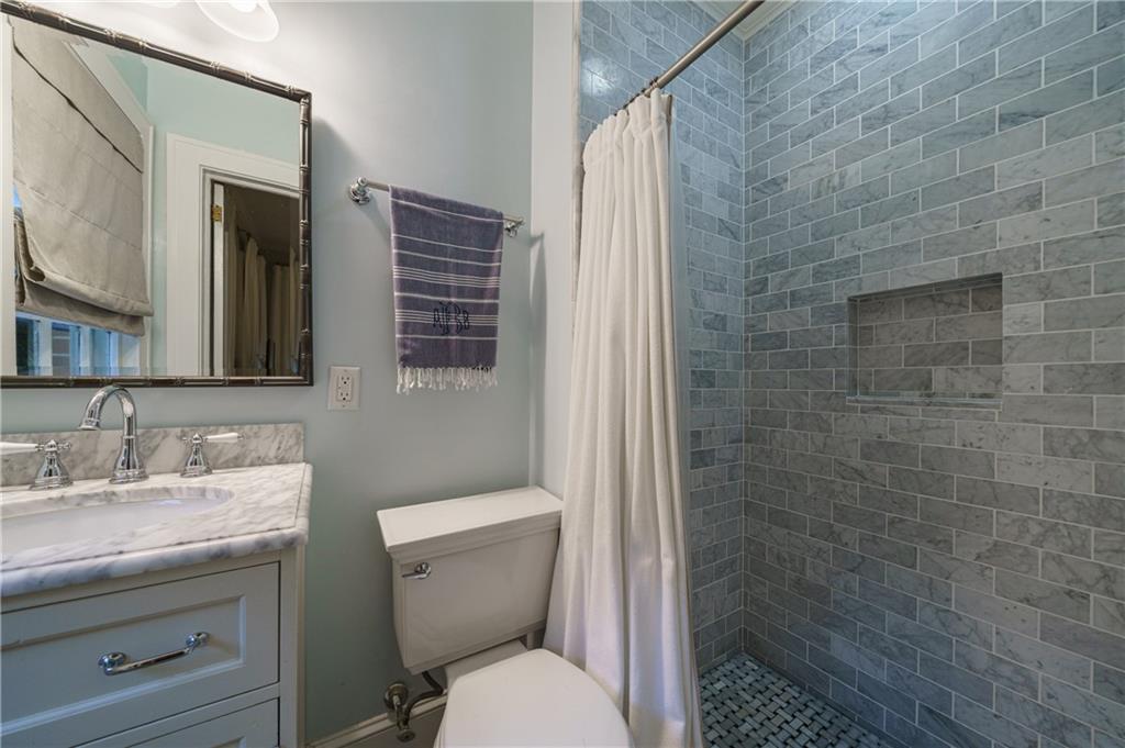 106 Huntington Road NE