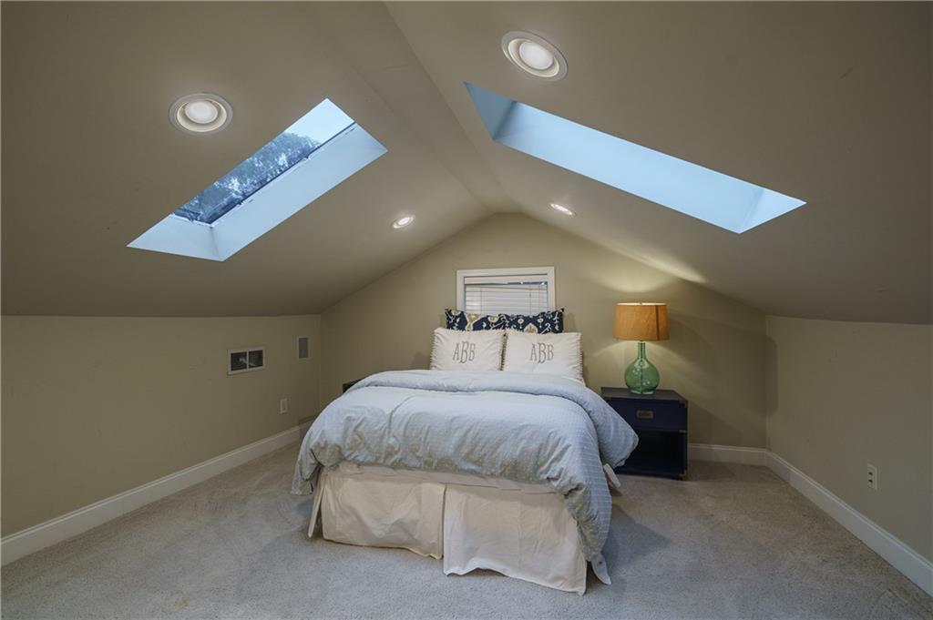 106 Huntington Road NE