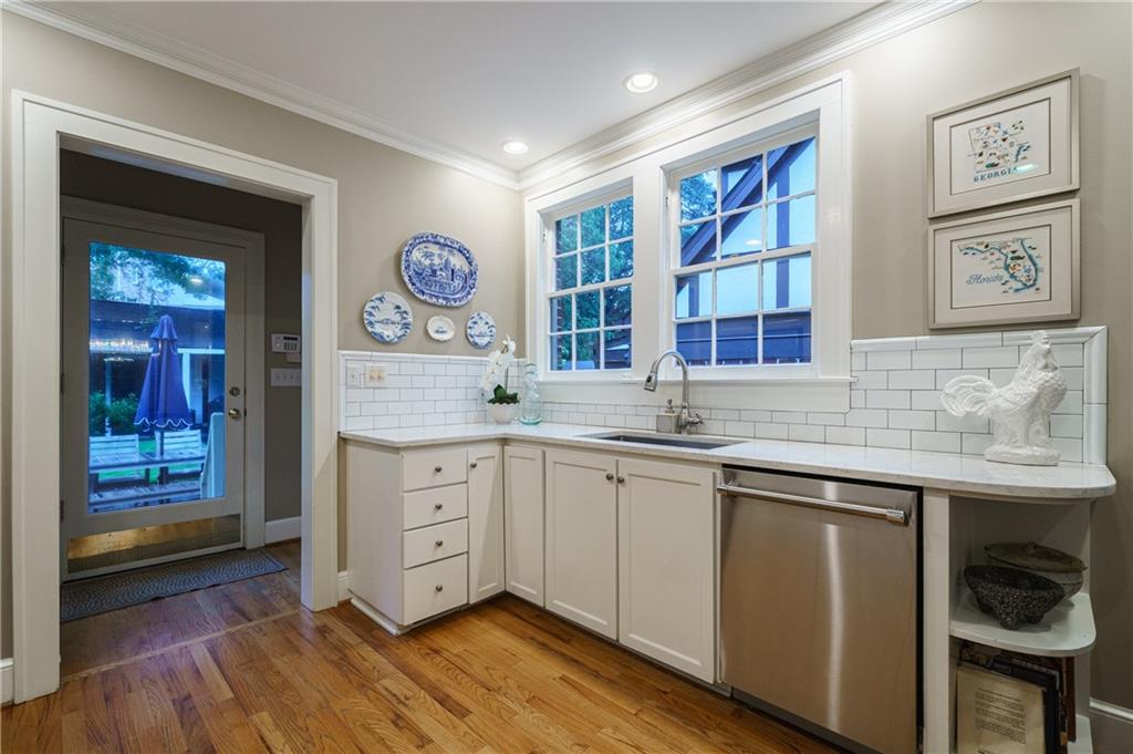 106 Huntington Road NE