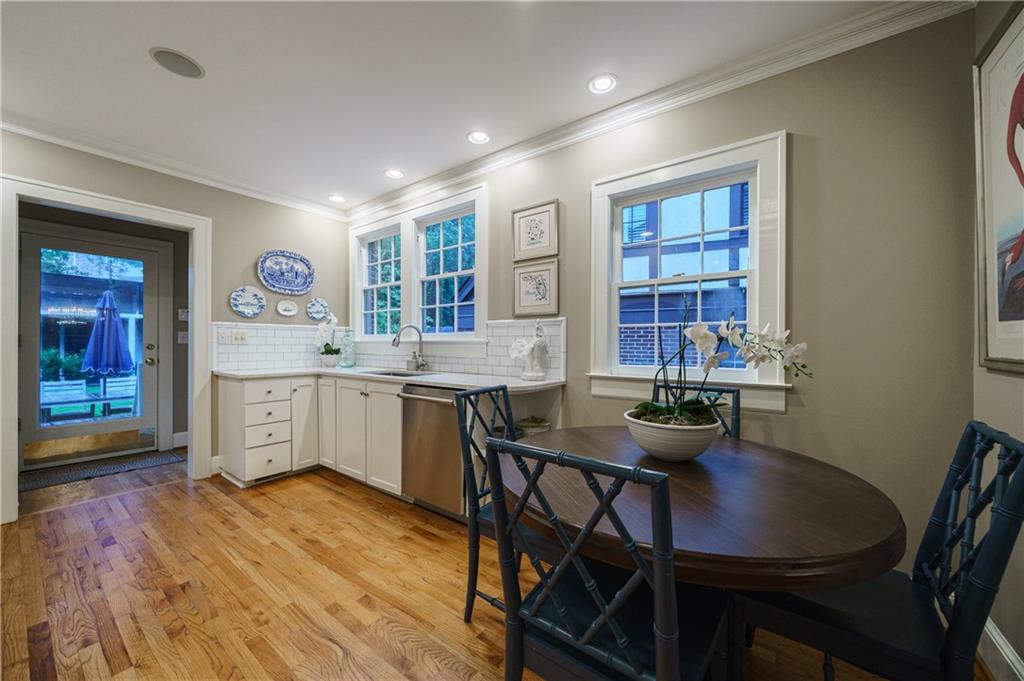 106 Huntington Road NE