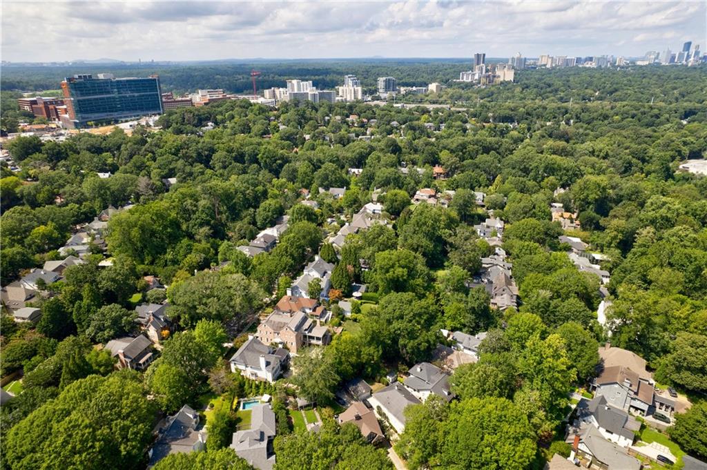 106 Huntington Road NE